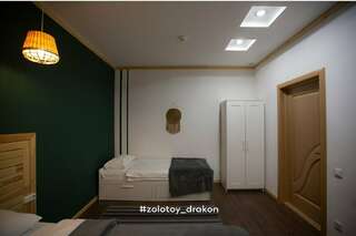 Гостиница Золотой дракон Благовещенск Улучшенный номер с кроватью размера «queen-size»-2