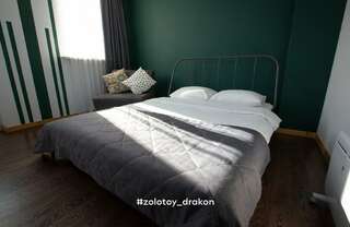 Гостиница Золотой дракон Благовещенск Улучшенный номер с кроватью размера «queen-size»-4