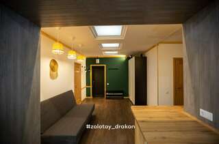 Гостиница Золотой дракон Благовещенск Улучшенный номер с кроватью размера «queen-size»-6